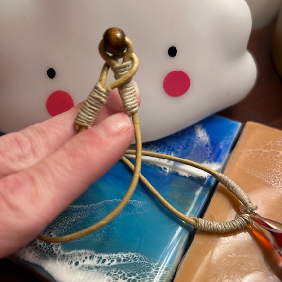 Hemp with Lampwork red swirled glass teardrop pendant - Picture 9 of 12